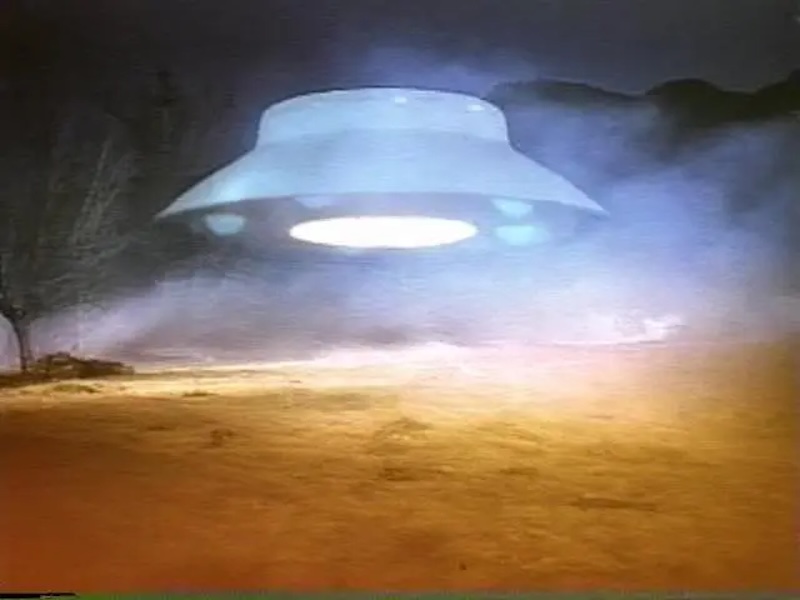 INVADERS UFO SAUCER