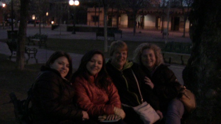 4 WOMEN-WINTER TOUR-PLAZA BENCH